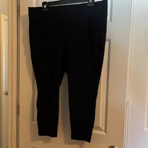 Torrid Studio by torrid pull on pocket pixie leggings